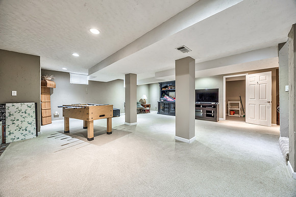 14732SVillageDr-30