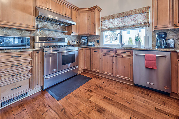 11323Hemlock-15