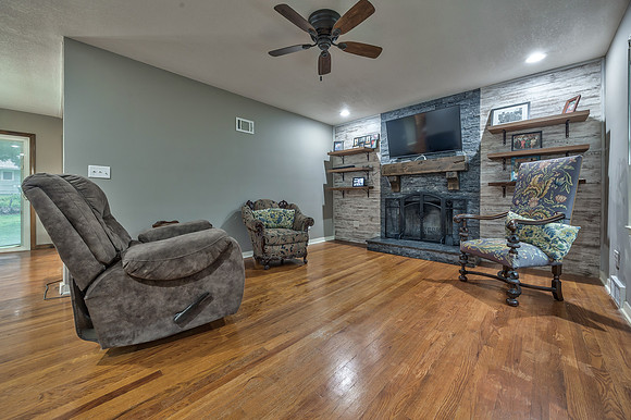 5242HortonSt-4