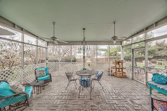 6816W98th-11