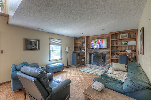 15405PinOak-2