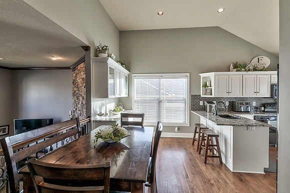672SCanyonDr-9