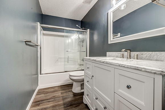 1421NEGrandAve-16
