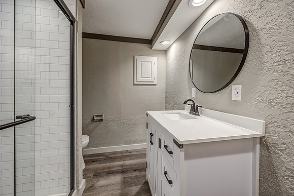 7957ColonyLn-21