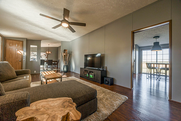 40028W379ST-9