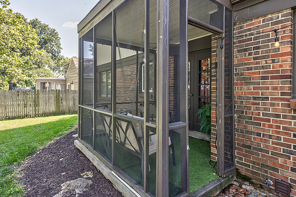 6913DearbornST-34