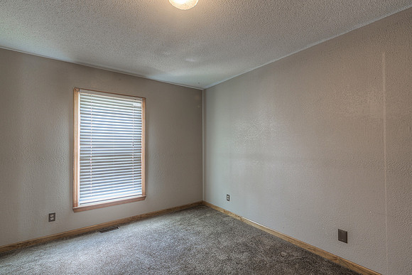 15405PinOak-12