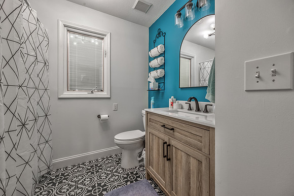 9295OakcrestDr-25