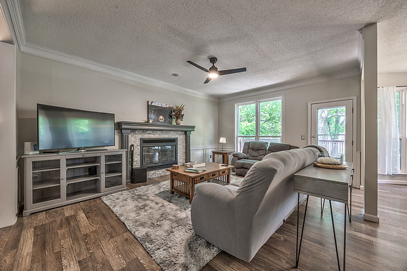 12825GarnettSt-7