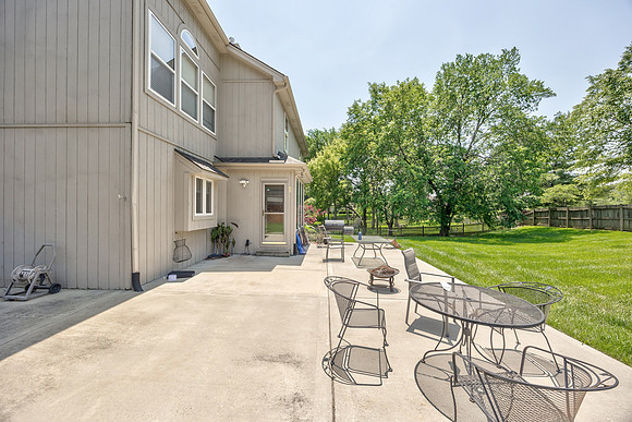 8116NCosbyAve-36