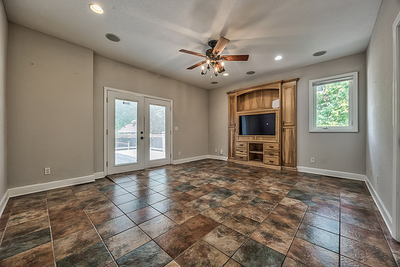 13745SBlackfootDr-27