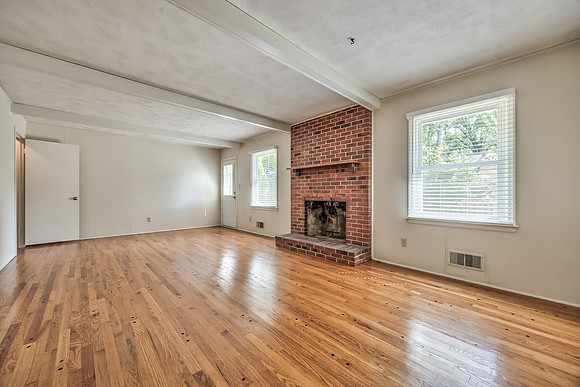 7217HadleySt-11
