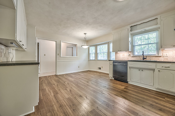 7217HadleySt-9