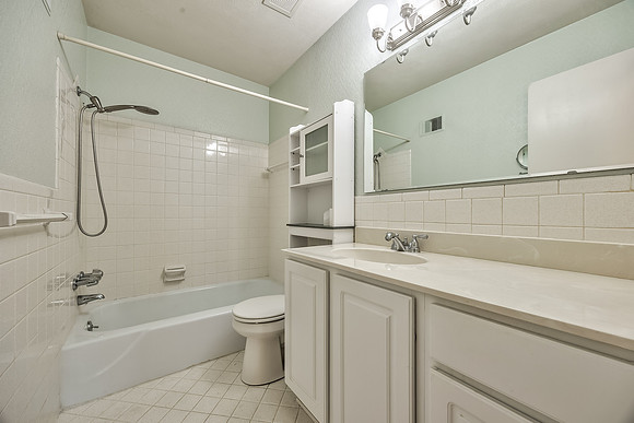 7217HadleySt-16