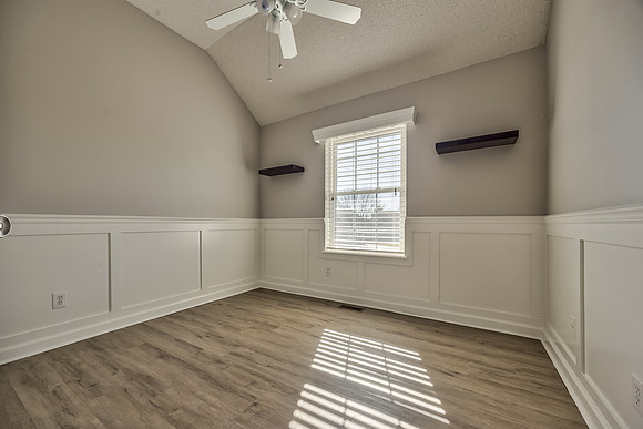 15895SLocustST-21
