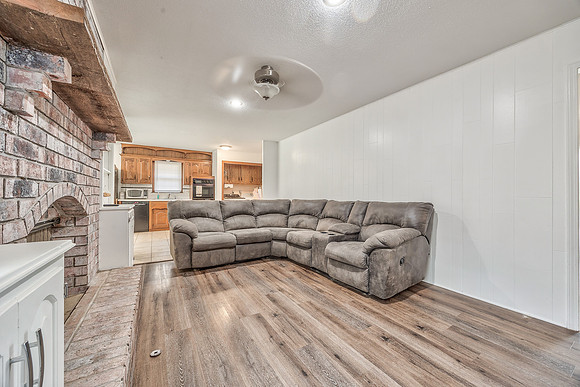 257EBridlespurDr-12