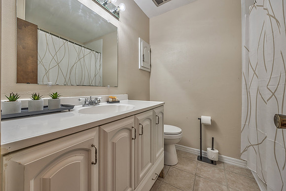 257EBridlespurDr-14