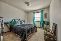 405SMontclaireDr-10