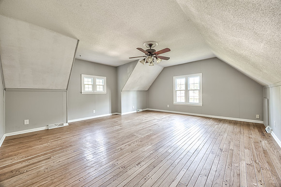 803HalseyCir-26