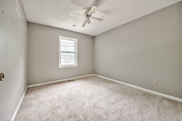 817ELaytonDr-11