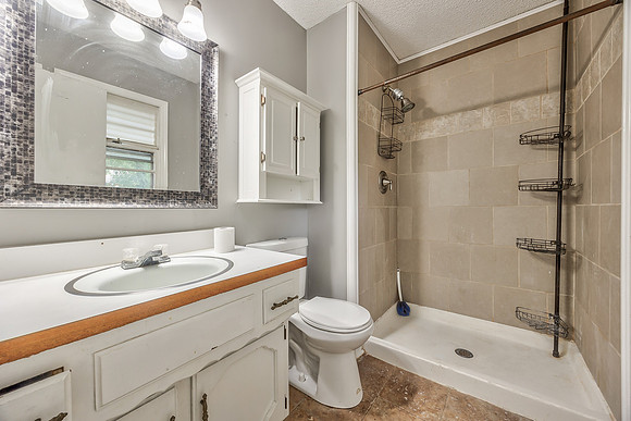 817ELaytonDr-14