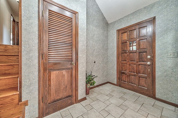7736WestgateDr-1
