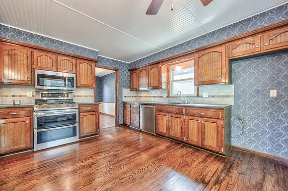 7736WestgateDr-6