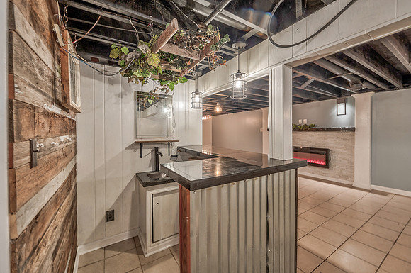 7736WestgateDr-27