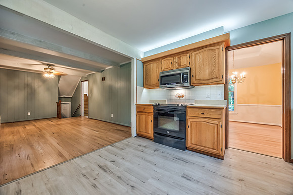9712 CraigDr-12