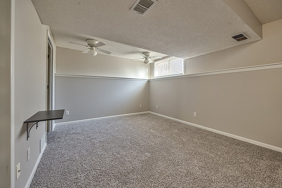 15895SLocustST-23