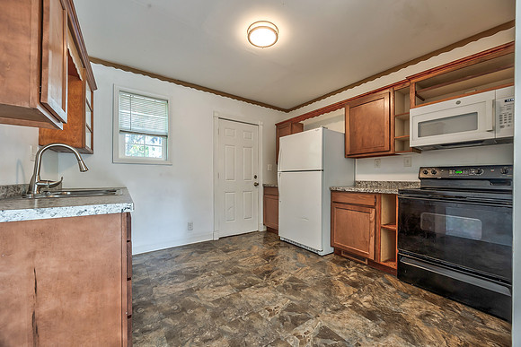 1166KentonST-7