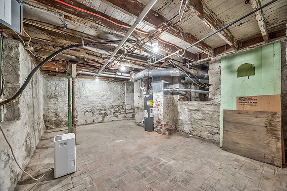 934WSeventhST-26