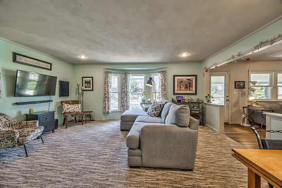 7923Dearborn-19