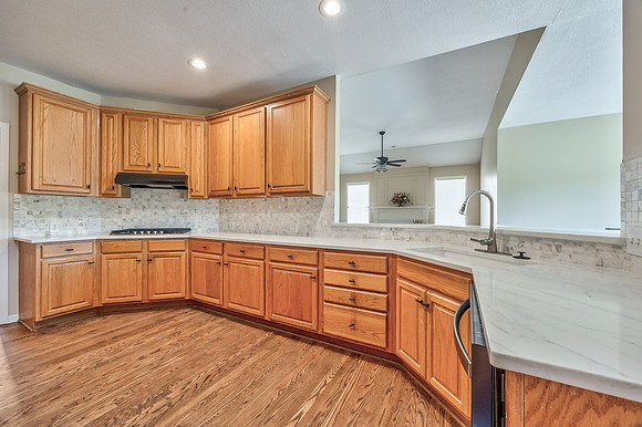 14509HoweDR-15