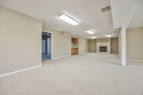 14509HoweDR-28