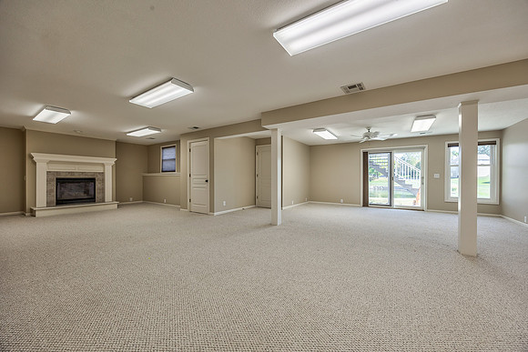 14509HoweDR-29