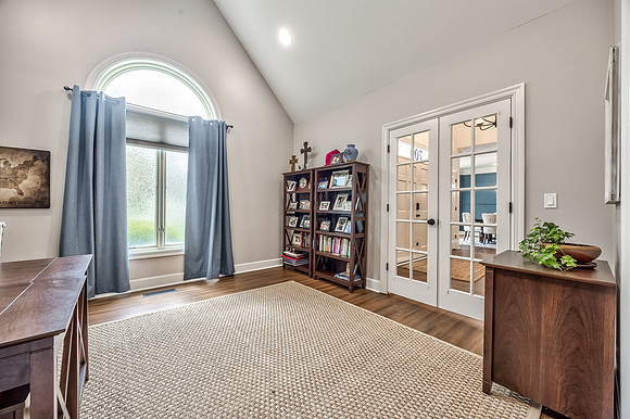 700WhiteOakLn-13