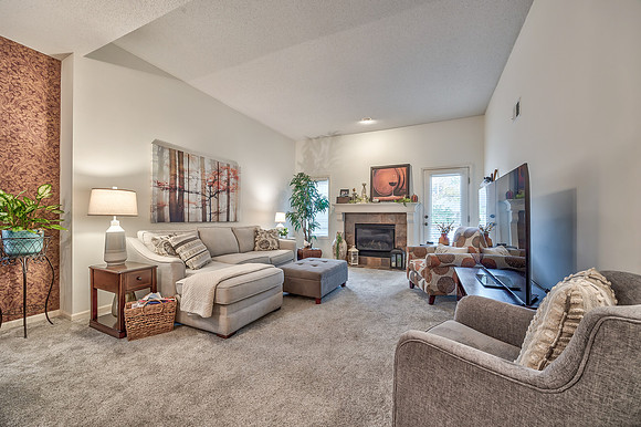 14306RussellST-5