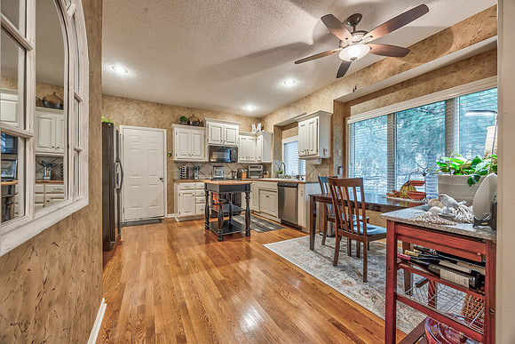 14306RussellST-9
