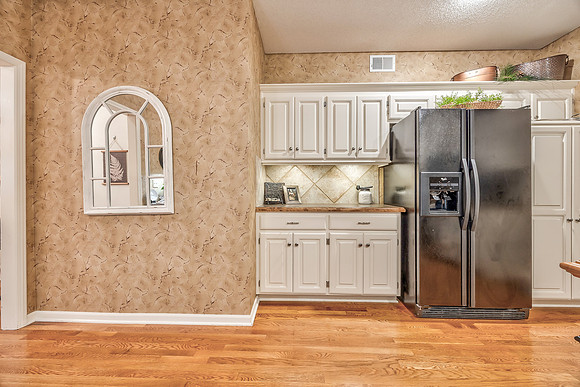 14306RussellST-13