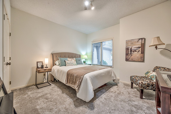 14306RussellST-23