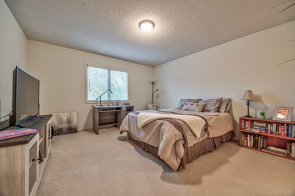 14306RussellST-24