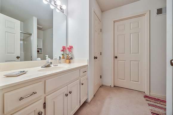 14306RussellST-25
