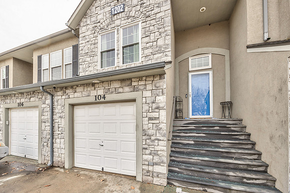1202MartwayDR104-18