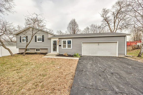 10009GrandviewDr-3