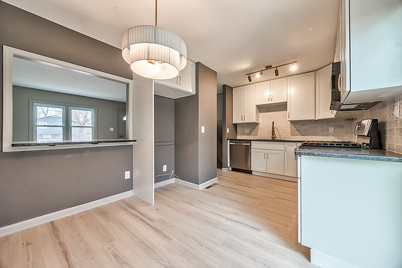 10009GrandviewDr-8