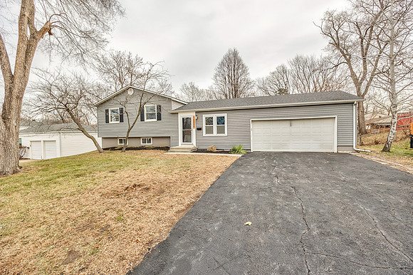 10009GrandviewDr-2