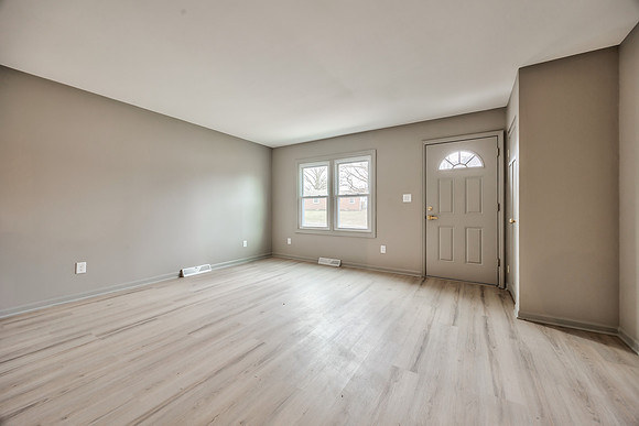 10009GrandviewDr-6