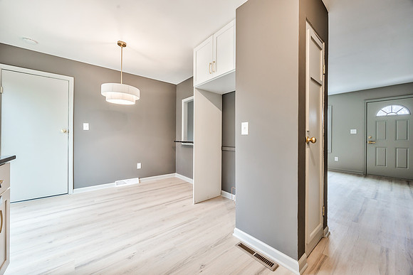 10009GrandviewDr-11