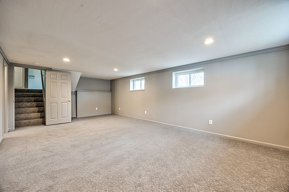 10009GrandviewDr-15